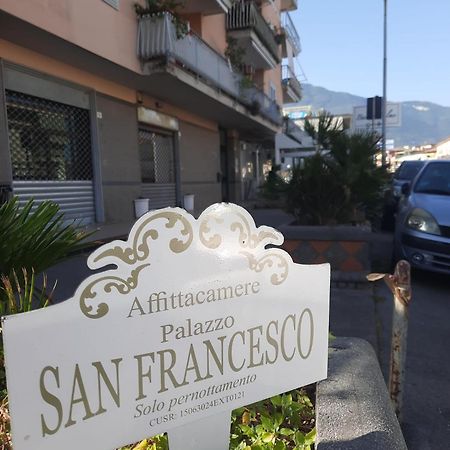 Palazzo San Francesco Hotel Castellammare di Stabia Kültér fotó